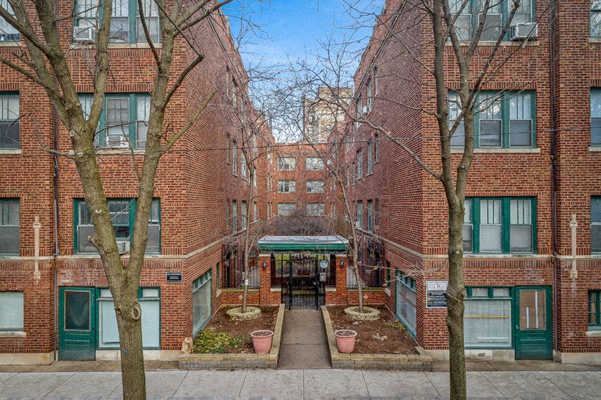 630-38 1/2 W. Arlington Studio-1 Bed Apartment for Rent - Photo Gallery 1